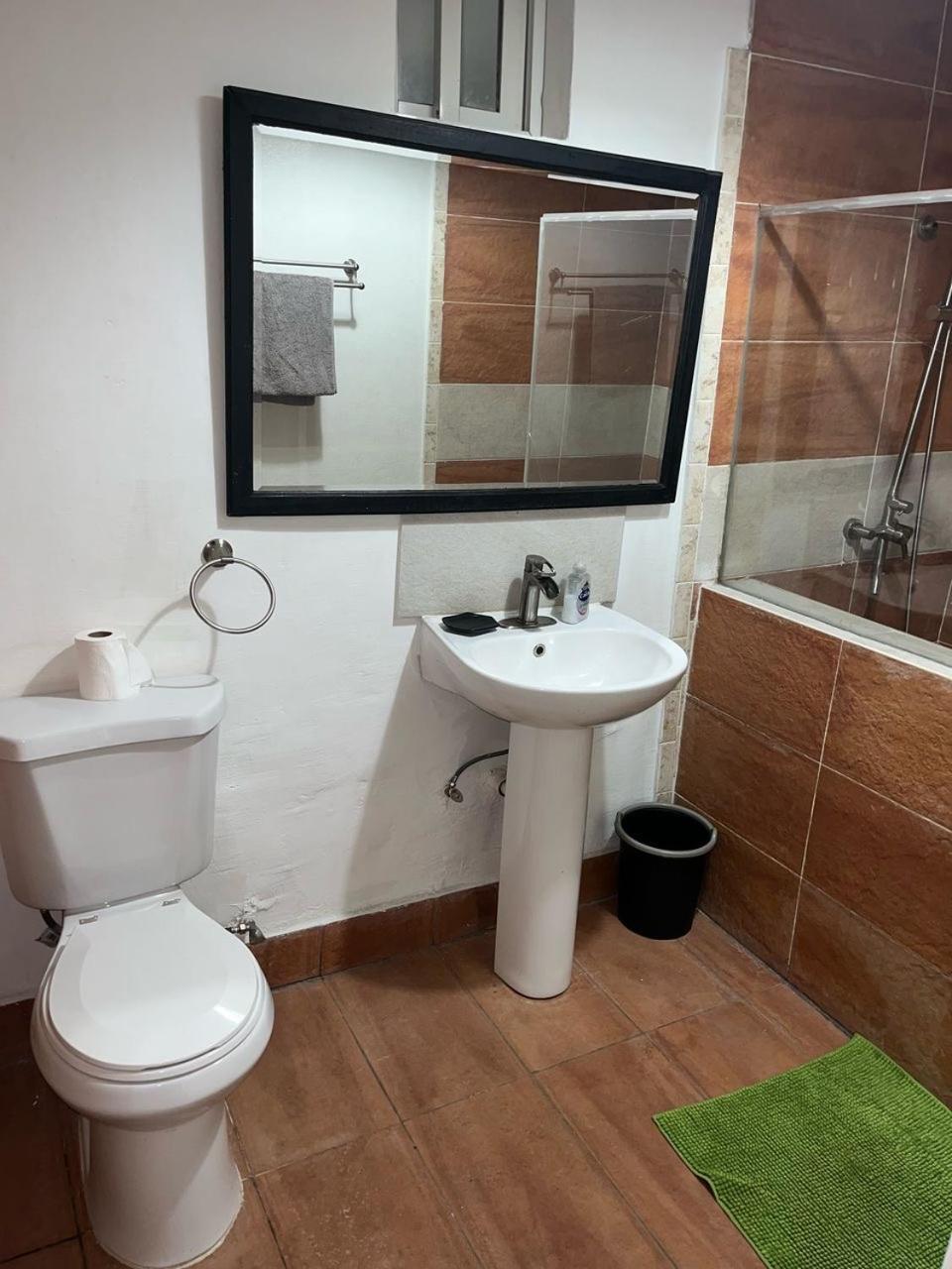 Wilber Lodge Фрітаун Екстер'єр фото